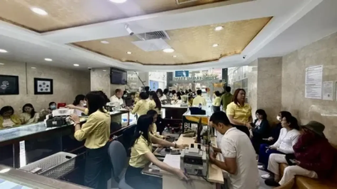 ارتفاع أسعار الذهب بمقدار 2.4 مليون دونغ للأونصة في فيتنام مقارنة بصباح الأمس